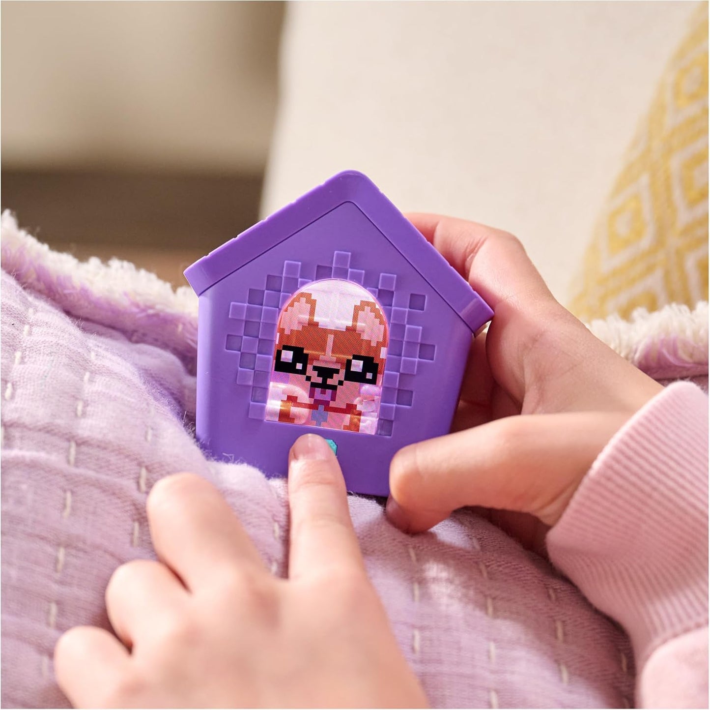 Bitzee™ Interactive Doghouse Digital Pet